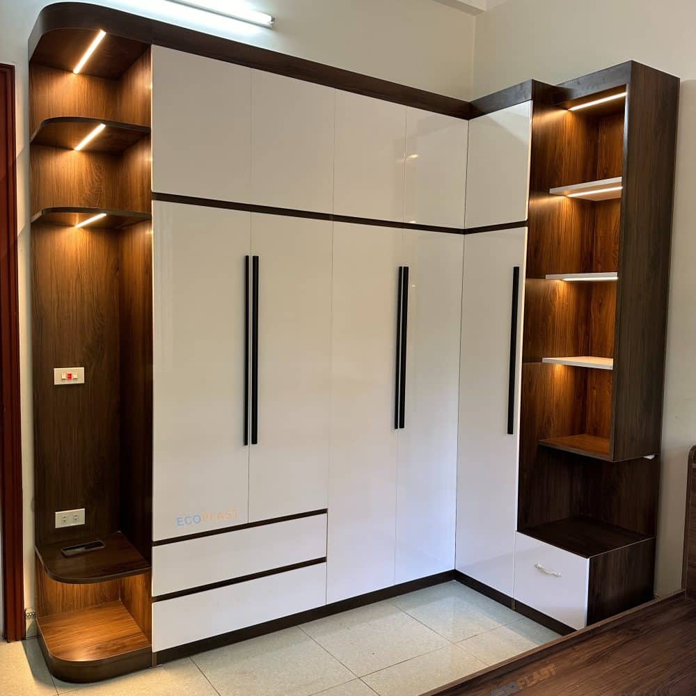 10.11.23 1 tu quan ao a15at